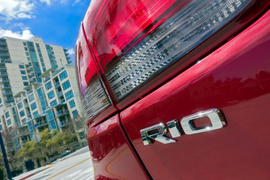 Логотип Kia Rio 5-Door (YB) 2017 года  (NA) (фото 14 из 55)